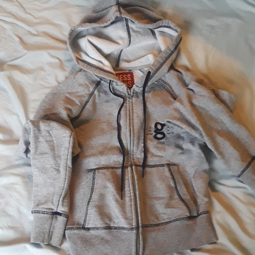 Guess sweatshirt